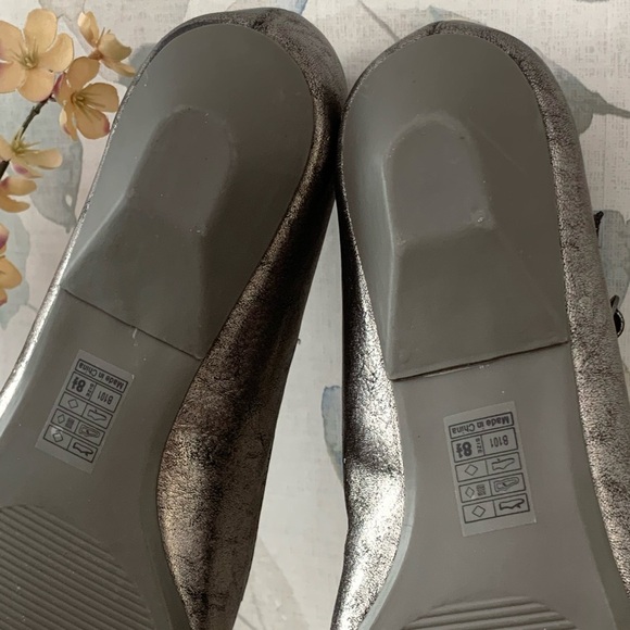 #08 Blowfish Malibu Gunmetal Metallic Strappy T-Strap Ballet Flats Slip On Shoes - Picture 7 of 7